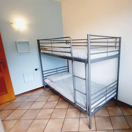 Semesterbostad Il Vecchio Kiwi - House With Private Garden Oleggio Castello