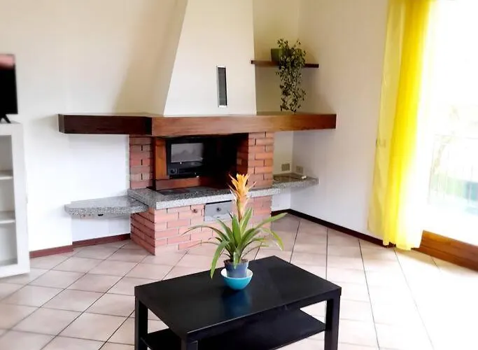 Il Vecchio Kiwi - House With Private Garden Oleggio Castello