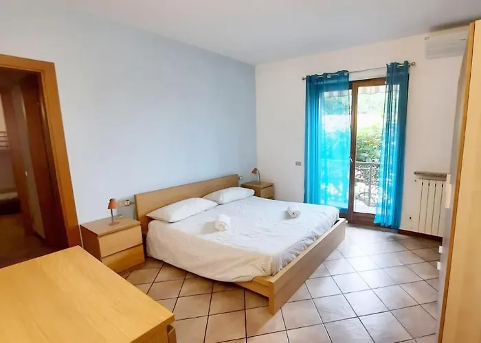 Il Vecchio Kiwi - House With Private Garden בית נופש *