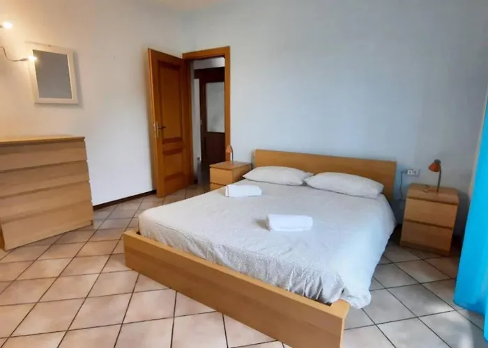 בית נופש Il Vecchio Kiwi - House With Private Garden Oleggio Castello